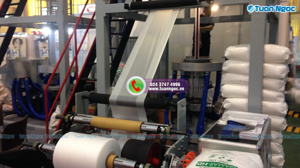 máy móc để sản xuất túi ni lông trong các nhà xưởng