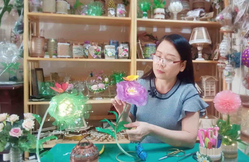 làm hoa giả bằng túi nilon